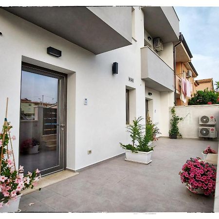 16Miglia Hotel La Caletta Bagian luar foto
